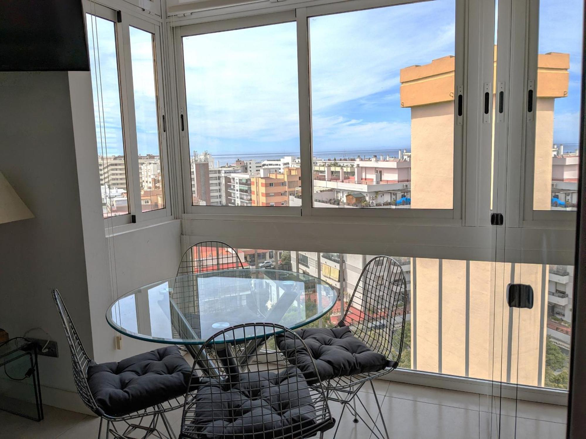 Con Vistas Y Terraza En Appartamento