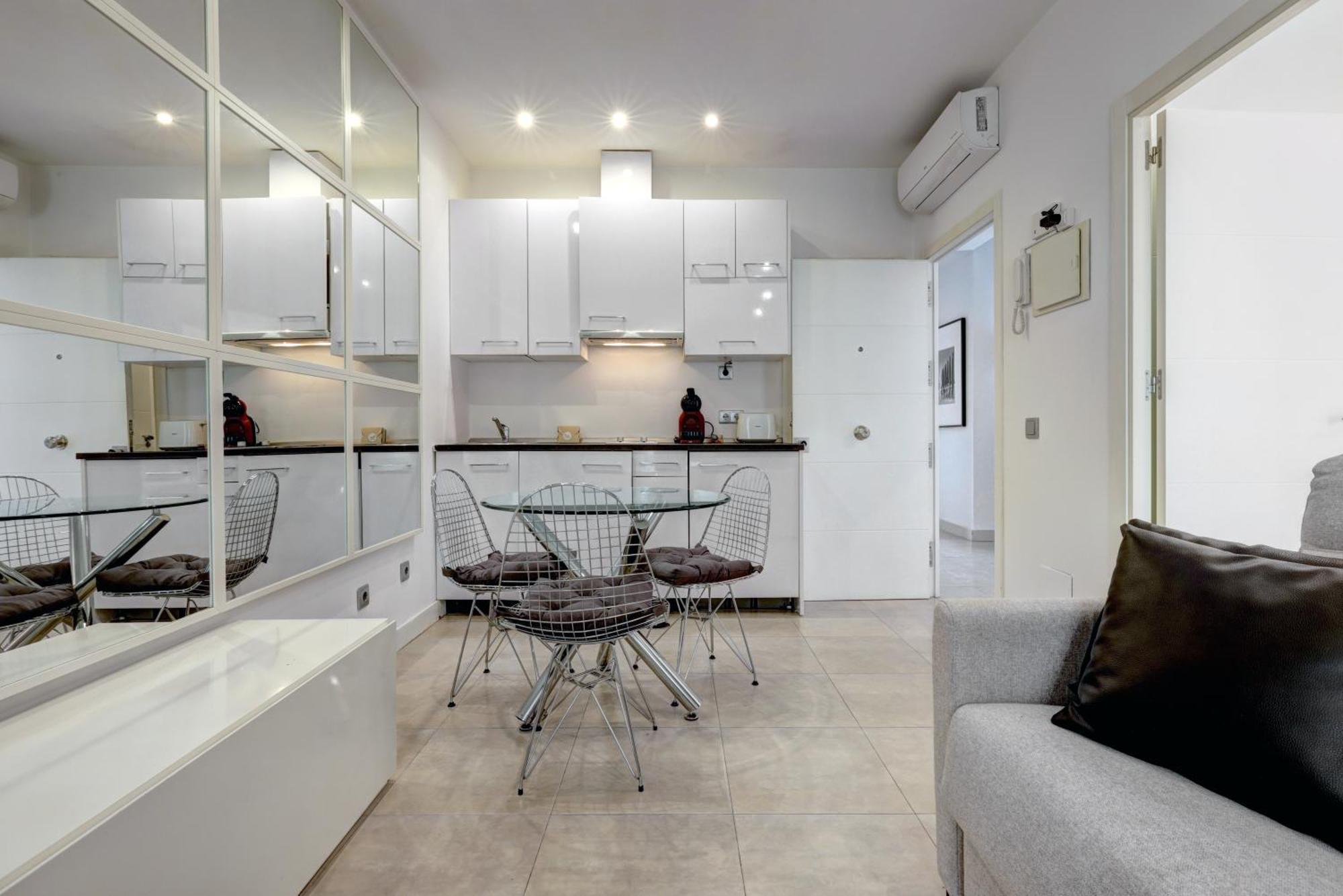 Con Vistas Y Terraza En Appartamento