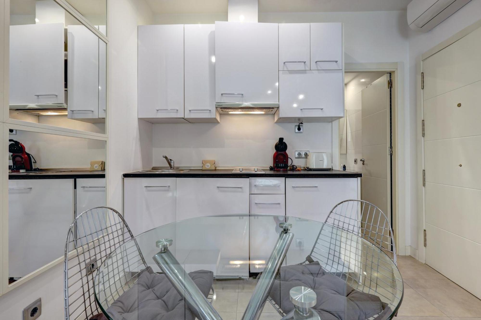 Con Vistas Y Terraza En Appartamento *