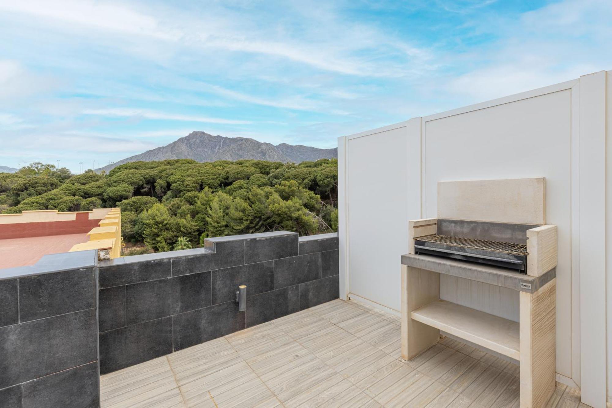 Con Vistas Y Terraza En Appartamento *