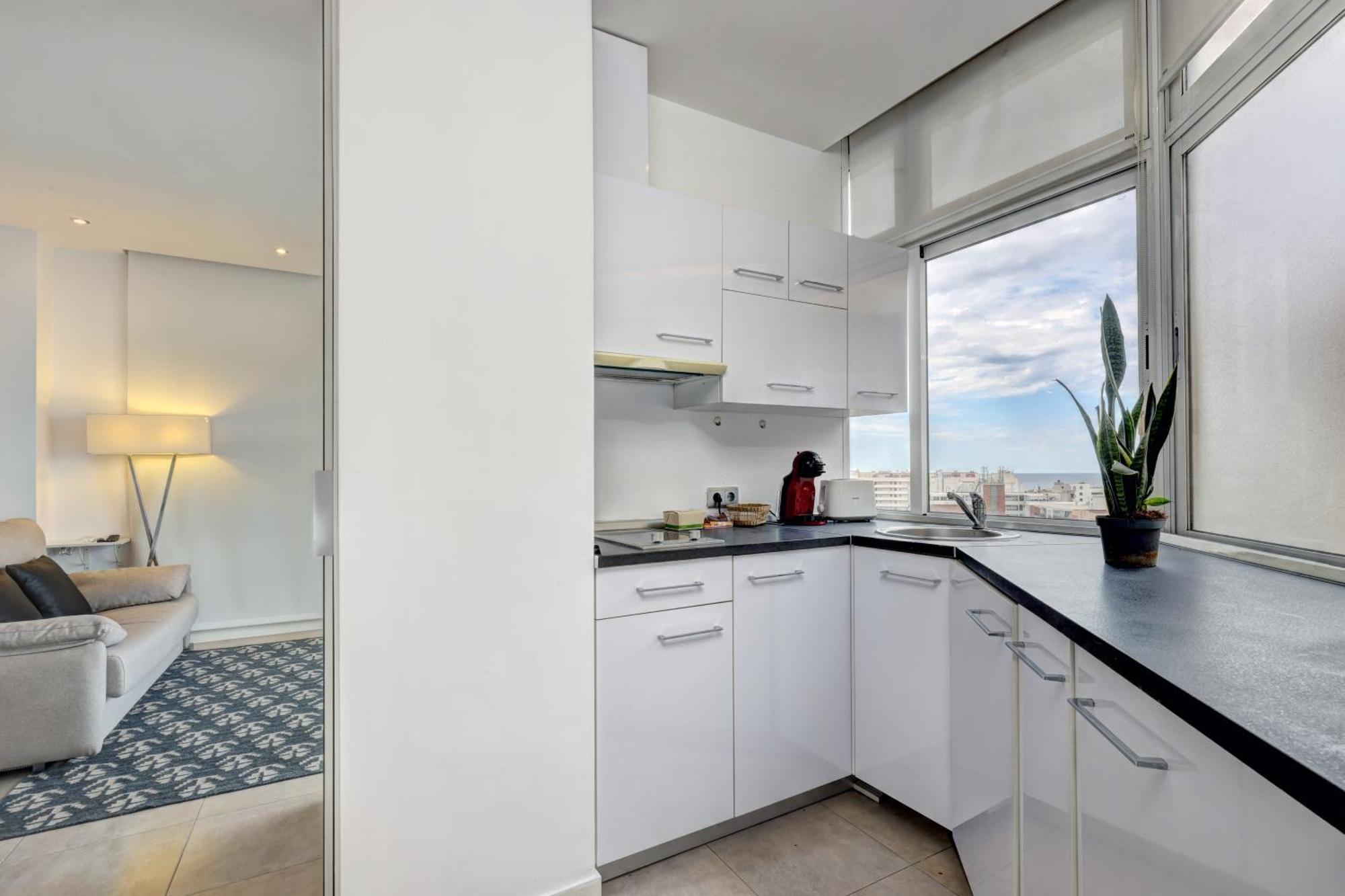 Con Vistas Y Terraza En Appartamento Marbella